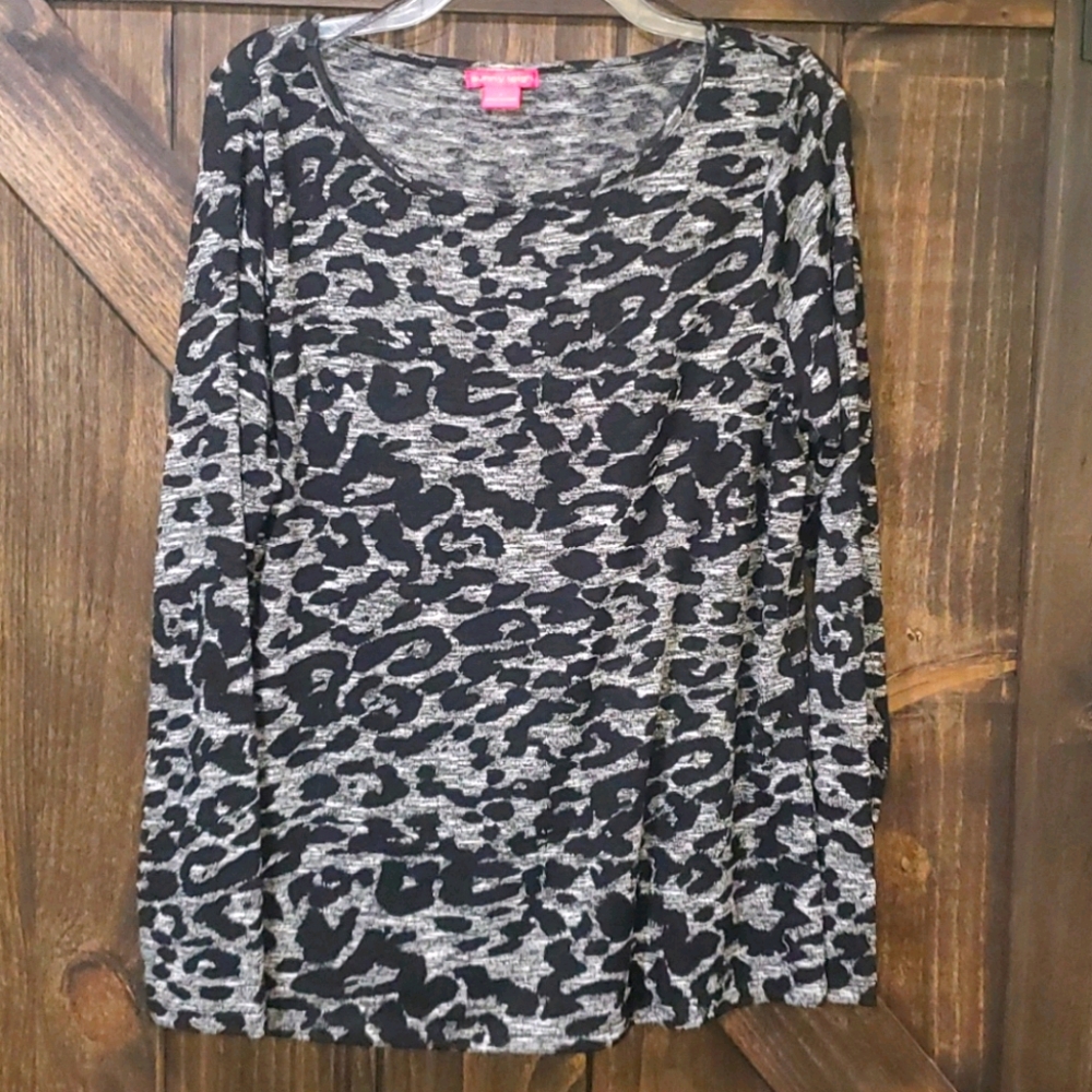 Animal print light weight sweater sz L